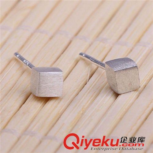 新品上架 2014爆款 925純銀首飾 【素銀拉絲立體方塊耳釘】2.5m/4.0m混批