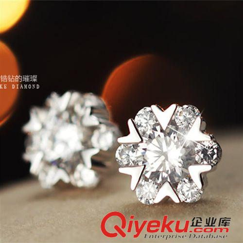 耳飾專區(qū) 韓版熱賣三葉草耳釘批發(fā) 防過敏銀飾耳飾 女款925純銀耳釘混批