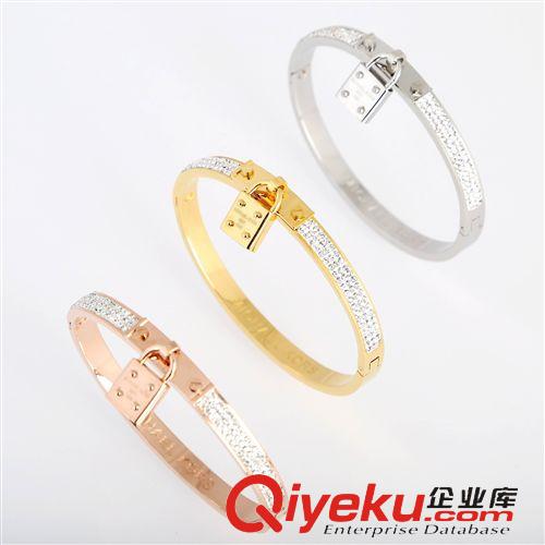 手鐲 速賣通廠家貨源dp外貿(mào)批發(fā)飾品mk字母鎖頭泥巴鉆不銹鋼手鐲混批