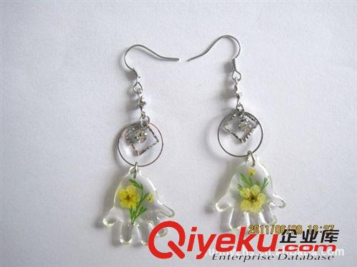 耳環(huán) 供應(yīng)真花押花飾品-鑲鉆手形真花耳環(huán)