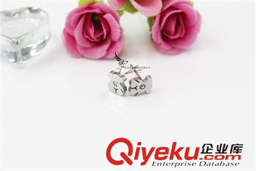 可混批不銹鋼耳釘 歐美熱賣不銹鋼飾品鋼色帶鉆小熊耳環簡約防過敏耳環可混批