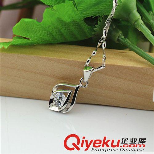 S925純銀品區(qū) 廠家批發(fā)直銷 優(yōu)質(zhì)鑲石飾品 zps925純銀桃型吊墜 女銀飾品代發(fā)