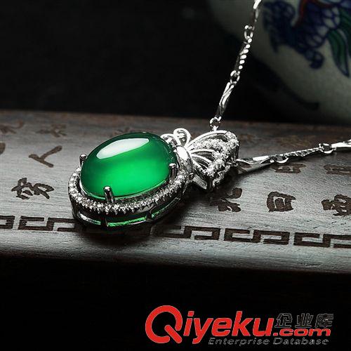 場(chǎng)合分類 玉髓項(xiàng)鏈吊墜 tr玉髓鑲嵌925純銀項(xiàng)墜女士{za}個(gè)性玉掛墜
