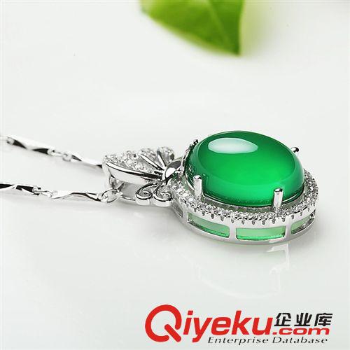 場(chǎng)合分類 玉髓項(xiàng)鏈吊墜 tr玉髓鑲嵌925純銀項(xiàng)墜女士{za}個(gè)性玉掛墜