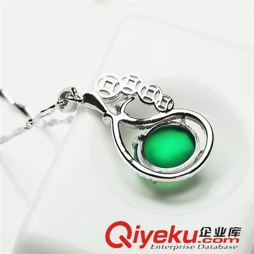 場(chǎng)合分類 {ctr}綠玉髓吊墜 財(cái)福運(yùn)來(lái)吊墜項(xiàng)墜 女項(xiàng)鏈飾品批發(fā) 綠色寶石