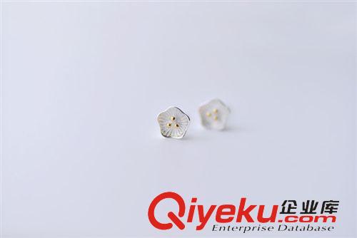 耳釘/耳環(huán)/耳線 日韓新款廠家直銷特價(jià)925純銀金銀花蕊梅花耳釘銀飾品混批批發(fā)原始圖片2