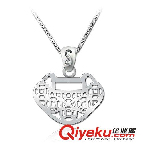 新品上架 韓版時(shí)尚S925銀飾品 鏤空純銀長(zhǎng)命鎖 純銀吊墜 如意鎖 銀飾品批發(fā)原始圖片3