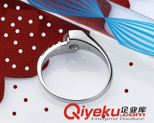 小商品熱銷專區(qū) 戒指 男女對戒 925純銀情侶戒指 創(chuàng)意指環(huán) 時尚經(jīng)典鋯石大鉆戒指原始圖片2