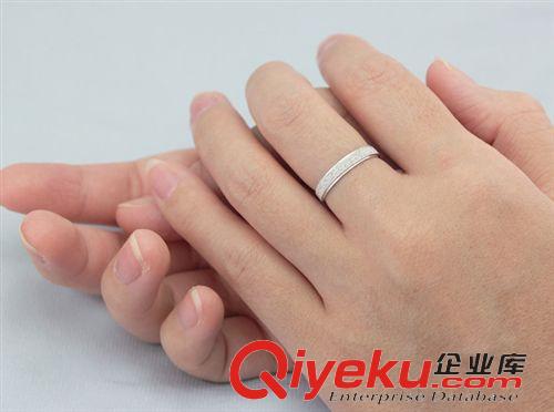 小商品熱銷專區(qū) S925純銀正品磨砂情侶戒指 噴砂純銀對戒 情侶手飾 雙十一飾品原始圖片3