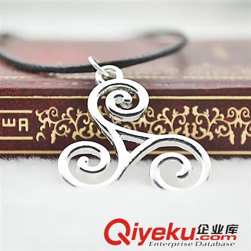 10月新品發(fā)布 歐美影視新少年狼Triskele吊墜項(xiàng)鏈珠寶批發(fā)