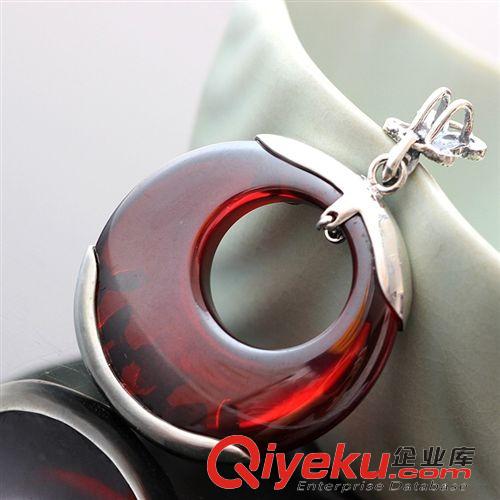 925純銀吊墜 納福閣銀飾批發(fā) 925純銀鑲石榴紅鋯吊墜 女士復古圓環(huán)泰銀項墜原始圖片3