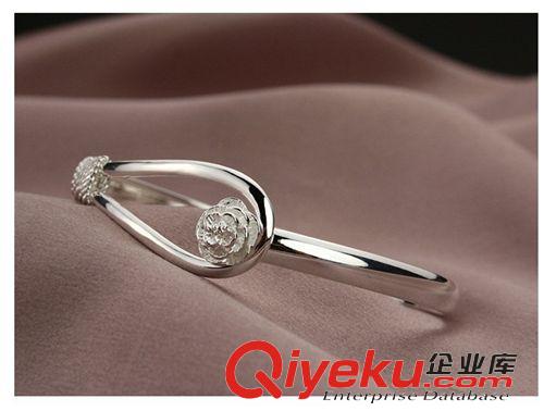 未分類 熱賣爆款 s925純銀 玫瑰花搭扣女款手鐲 經(jīng)典手環(huán)廠家銀飾批發(fā)115