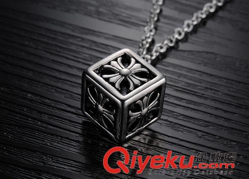 新款發(fā)布 外貿(mào)熱銷 供應(yīng)歐美復(fù)古 創(chuàng)意十字架 正方形 個(gè)性吊墜男士項(xiàng)鏈024原始圖片3