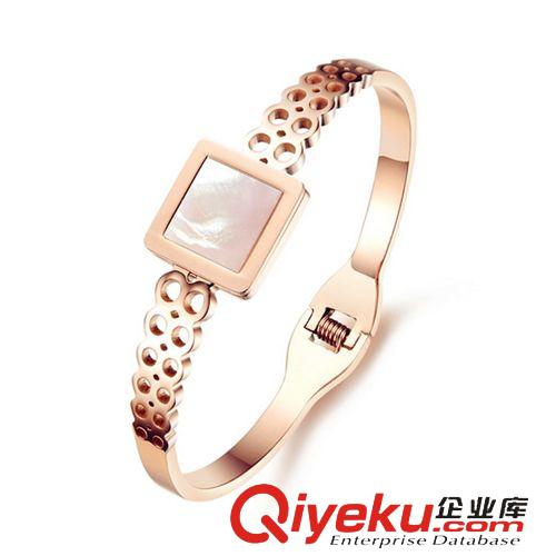新款發(fā)布 韓國飾品 黑色貝殼四葉草 玫瑰金帶鉆 開口女款戒指 一件代銷498