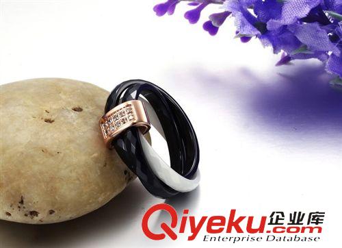 陶瓷系列 網(wǎng)店代理加盟 三圈戒指 黑白陶瓷 閃鉆玫瑰金男女3環(huán)關(guān)節(jié)戒324原始圖片3