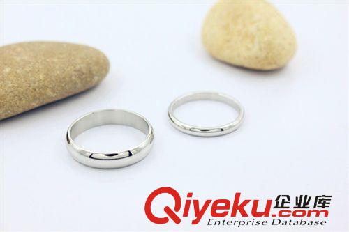 情人節(jié)飾品 外貿(mào)飾品時(shí)尚百搭款式鈦鋼情侶對(duì)戒男女生指環(huán)批發(fā)