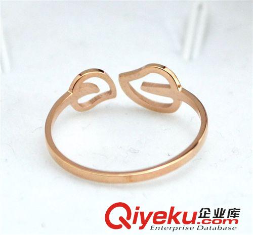 2015新款1月 新款鍍18K玫瑰金復古鏤空樹葉戒指女彩金韓版鈦鋼指環新年禮物原始圖片2