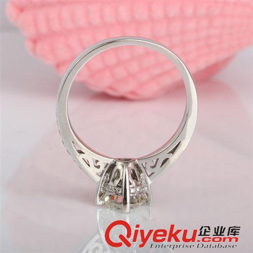 每月產(chǎn)品上新區(qū) 新款高碳鉆石戒指 純銀鍍金1克拉星光鉆鴿子仿真飾品女 代理加盟原始圖片3