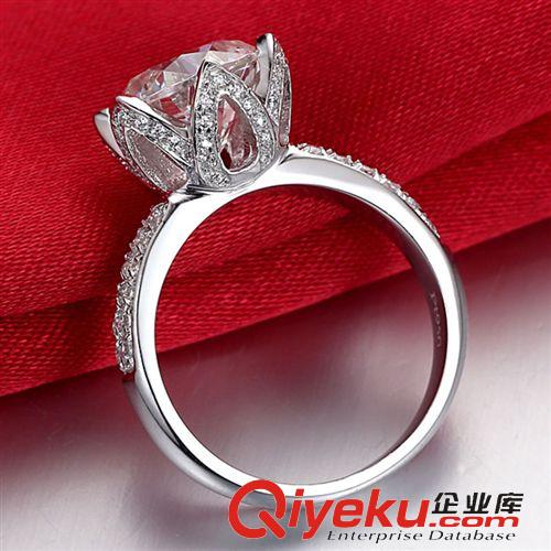戒指區 T家款經典六爪群鑲超閃高碳鉆仿真鉆戒 銀鍍金結婚戒指飾品批發原始圖片2