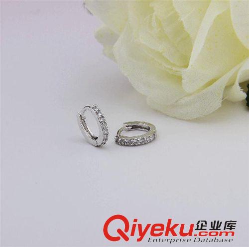 耳釘 韓版鑲鉆女式耳釘 時(shí)尚新款925銀耳飾批發(fā)小巧精致桃形耳釘 潮