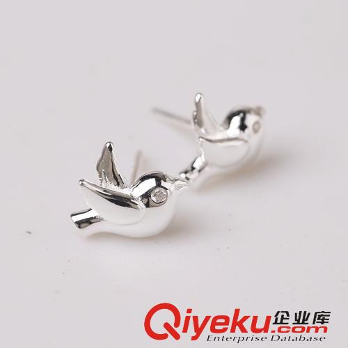 10月份新款更新 s925純銀耳釘批發(fā) 女士小耳釘 素銀鴿子立體飛耳飾 韓版銀飾品原始圖片2