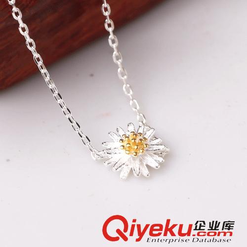 純銀手鏈專區(qū) 925純銀手鏈批發(fā) 素銀雛菊手鏈 女士款金色花蕾 韓版花朵首飾精美原始圖片2