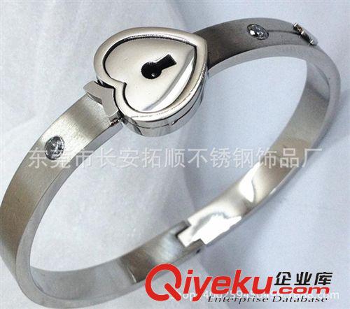 不銹鋼盒子手鐲手鏈 供應(yīng)外貿(mào)飾品 鈦鋼手鐲 不銹鋼飾品 時(shí)尚情侶手飾項(xiàng)飾批發(fā)訂制