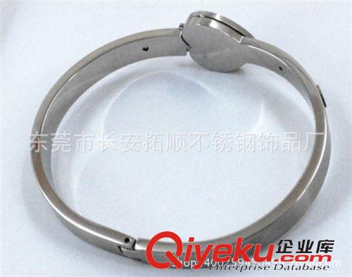 不銹鋼盒子手鐲手鏈 供應(yīng)外貿(mào)飾品 鈦鋼手鐲 不銹鋼飾品 時(shí)尚情侶手飾項(xiàng)飾批發(fā)訂制