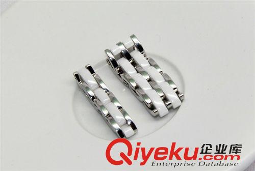 戒指 歐洲站 鈦鋼黑白陶瓷戒指 單排陶瓷戒指 指環(huán) 情侶戒指小香風(fēng)飾品原始圖片2