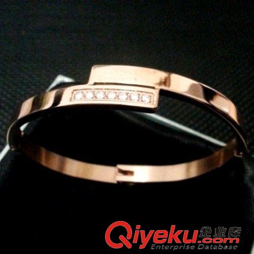 手鐲 歐洲站飾品 18K鈦鋼玫瑰金彩金手鐲 七鉆錯位手鐲 一件代發 批發