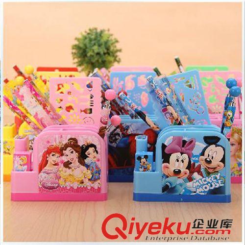     筆筒文具套裝 六一兒童節(jié)文具套裝批發(fā) 學生文具用品禮包 生日禮物學習用品獎品