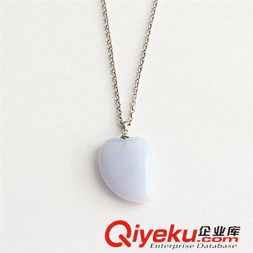 DZLYS藍玉碎吊墜 廠家直銷吊墜批發(fā) 心形藍玉碎吊墜  tr水晶加工 純銀首飾加工廠