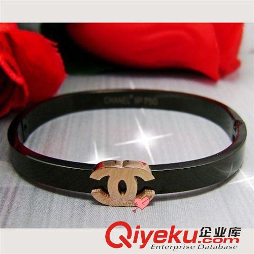 手鐲 一件代發(fā)時尚鈦鋼雙C手鐲玫瑰金手鐲女不怕水不掉色廠家直銷