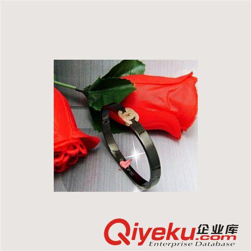 手鐲 一件代發(fā)時(shí)尚鈦鋼雙C手鐲玫瑰金手鐲女不怕水不掉色廠家直銷原始圖片2