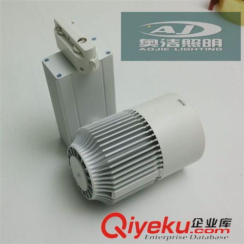 LED室內(nèi)燈具 廠家直銷(xiāo)LED軌道燈20W   30W  服裝軌道射燈  LED燈具  天花燈原始圖片2