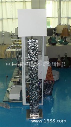 現(xiàn)貨產(chǎn)品 簡約歐式落地?zé)艨蛷d創(chuàng)意時(shí)尚貼貝殼復(fù)古燈具臥室書房茶幾擺件zp原始圖片2