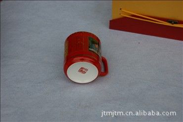 中華瓷器 廠家大量生產(chǎn)時(shí)尚精美包裝典雅陶瓷杯子紅瓷杯