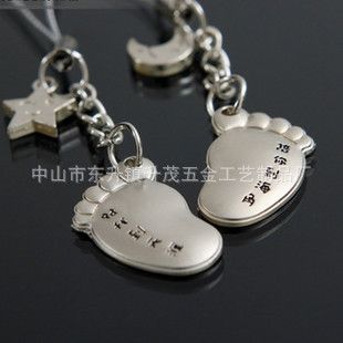 情侶鑰匙扣 廠家熱銷創(chuàng)意金屬鑰匙扣 流氓兔情侶鑰匙扣  款式新穎 質(zhì)量保證
