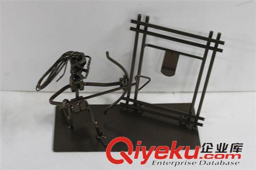 鐵藝筆筒,名片夾 金屬工藝品 鐵制精美禮品收藏 射擊手相框原始圖片3