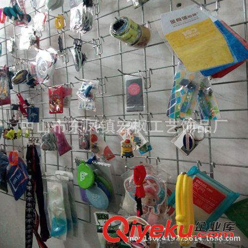反光鑰匙扣/反光鑰匙掛件 好品質(zhì)廠家 塑料帶燈鑰匙扣 pvc帶燈鑰匙扣 LED燈扣鑰匙扣 鑰匙圈原始圖片3