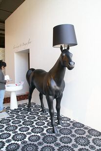臺(tái)燈/落地?zé)?Moooi Horse lamp真馬黑馬寶馬落地?zé)艮k公室別墅落地?zé)艨蛷d展廳燈原始圖片2