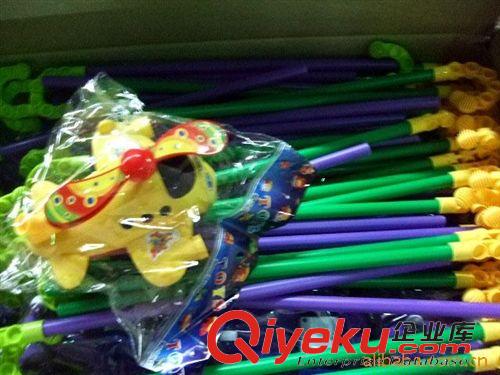手推玩具 小額300元起混批發(fā)XC0320手推飛機帶鈴聲會吐舌頭學走手推車原始圖片2