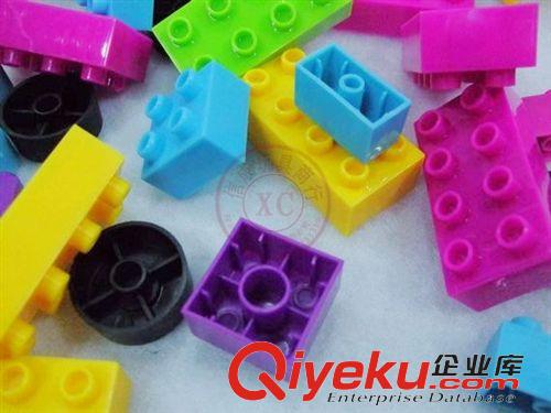 積木玩具 小額玩具混批發(fā)力控啟蒙黃金嘉積木樂(lè)園156PCS智力桶裝百變積木原始圖片3