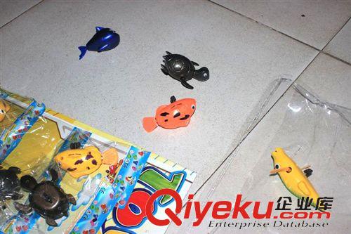 車片/片裝系列玩具 小額混批發(fā)力控上鏈發(fā)條玩具 上鏈游水動物 伴澡玩具混批 1板16只原始圖片3