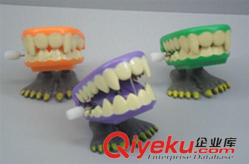 節(jié)日玩具 批發(fā)小玩具 上鏈跳嘴唇 鬼牙 牙齒 新奇特萬圣節(jié)整蠱玩具原始圖片2