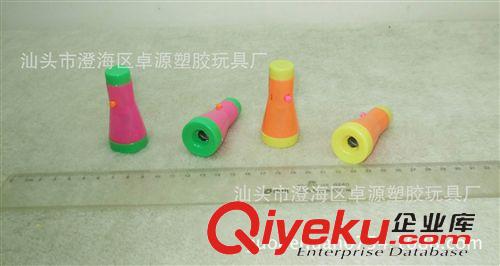 體育玩具 幾毛錢的兒童牙刷贈(zèng)品閃光小玩具 6CM手電筒投影燈原始圖片2