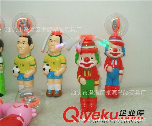 動漫主題玩具 足球公仔音樂閃光五燈旋轉球風車 動漫人偶閃光音樂風車