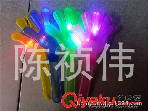 演唱會助威道具 廠家28cm大號發(fā)光手拍閃光拍拍手發(fā)光手掌拍拍手器助威道具批發(fā)原始圖片3