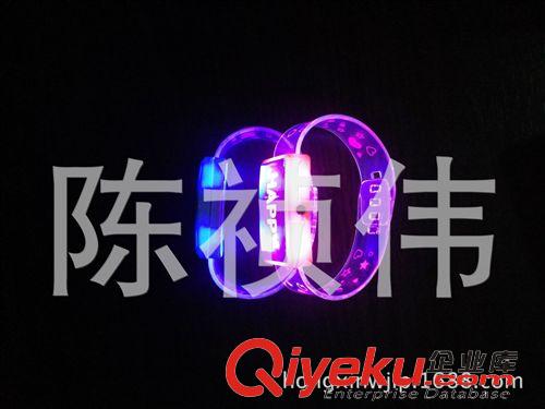 LED发光手环闪光手镯 厂家直销现货批发四色混搭可调大小LED硅胶手环