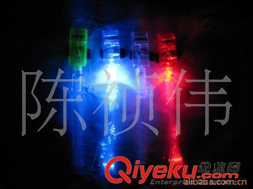 led手指灯 批发供应闪光戒指   镀金闪光戒指     酒吧用品